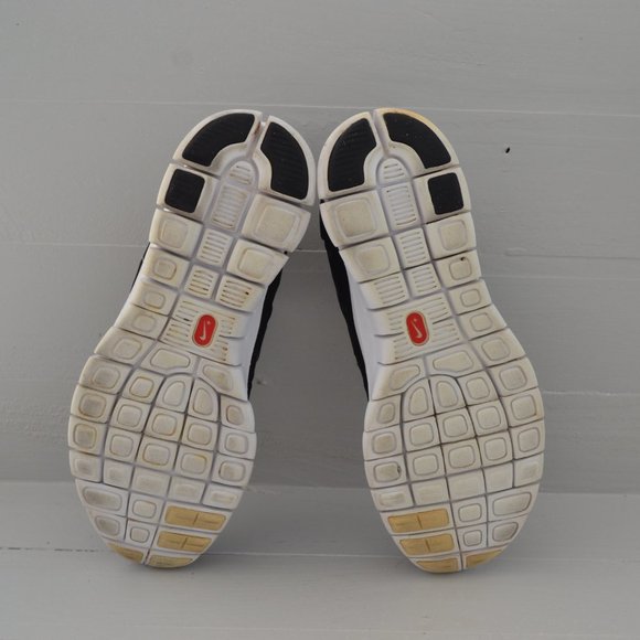 Nike Black White Sneakers Women's 9 Free Run 2 Running Walking Shoes 443816-001 - Picture 7 of 8